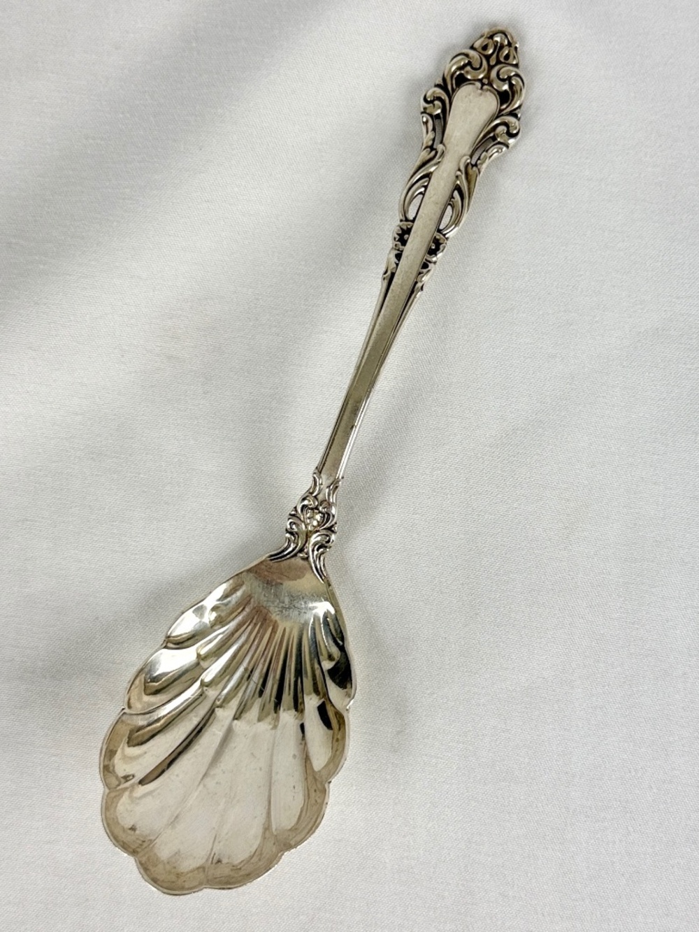 Reed and Barton Sterling Grande Renaissance Sugar Spoon Scalloped Shell 6 1/8 in
